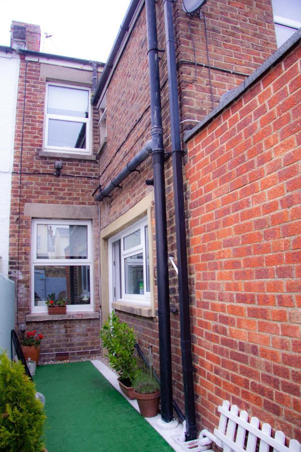 Beautiful Victorian Terraced House Villa Eastbourne Exterior photo